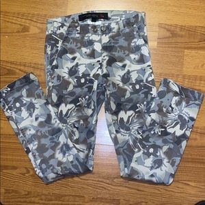 21 Men Floral Fatigue Pants